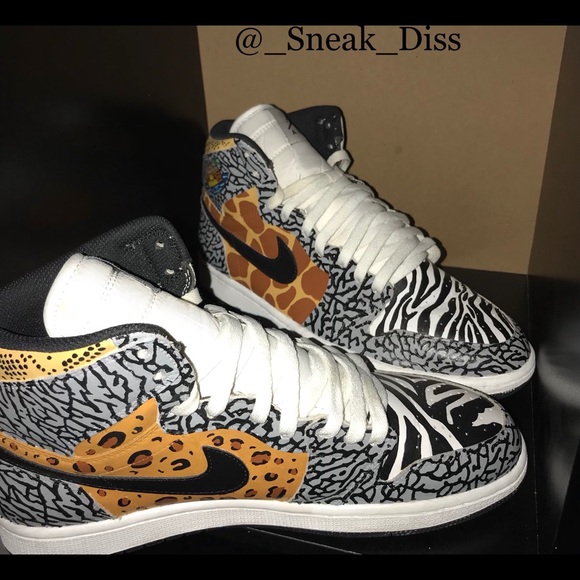 Custom Jordan 1s - Picture 3 of 6